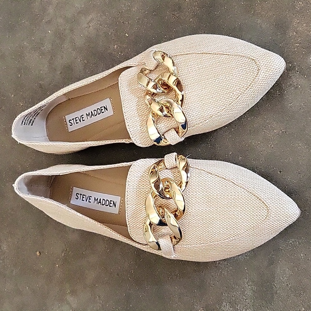 Steve Madden Cream Flats with Gold Chain